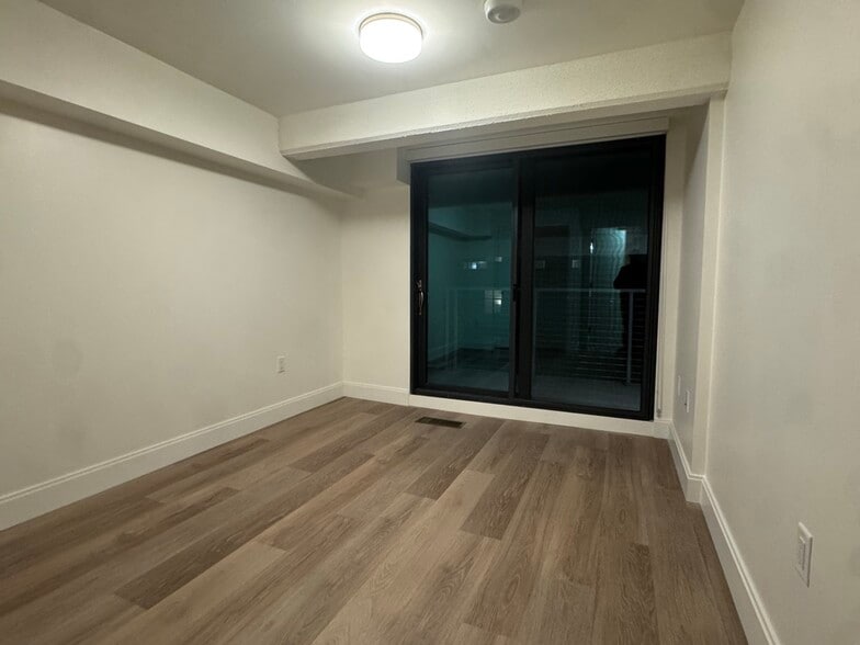 Building Photo - 1065 Commonwealth Ave