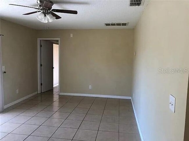 Building Photo - Beautiful Home