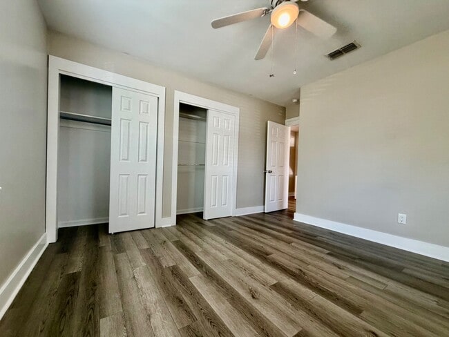 Building Photo - 103 4th St SE