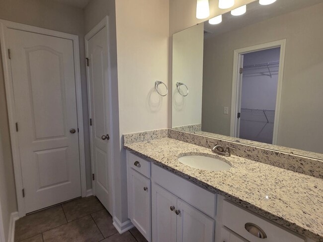 Building Photo - 57 Oakmont Dr