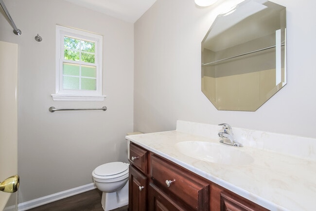 Building Photo - 543 Fairfield Way