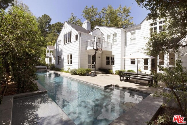 Primary Photo - 2121 Trently Ln