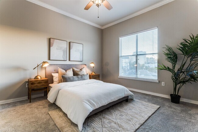 Building Photo - 2950 McKinney Ave