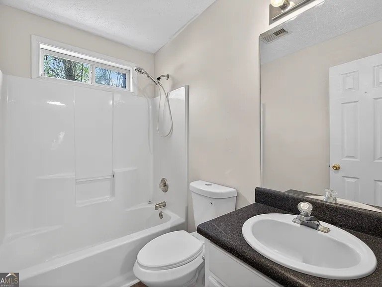 Building Photo - 222 Eagles Crest Ct