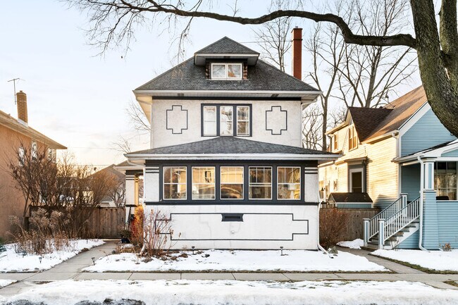 Primary Photo - 637 S East Ave