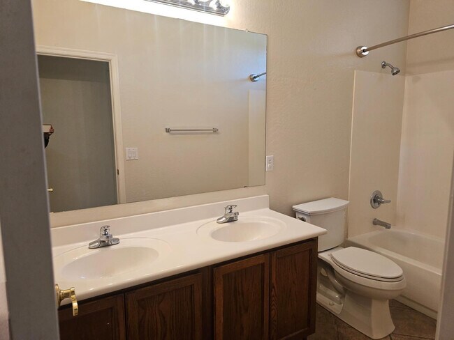 Building Photo - 18515 W Caribbean Ln