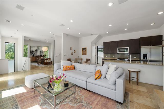 Building Photo - 4302 Deere St