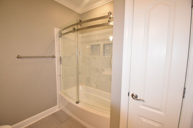 Building Photo - 3 Bedroom and 1.5 Bath Condo- Bradford Place at Buckhead