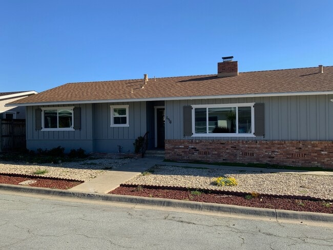 Primary Photo - 150 Damar St