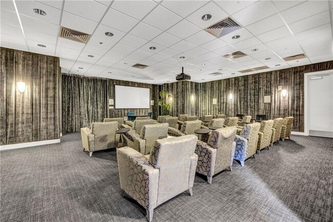 Building Photo - 711 Cosmopolitan Dr NE