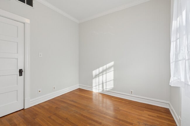 Building Photo - 2332 W Superior St