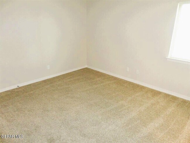 Building Photo - 14254 Earl Chokiski