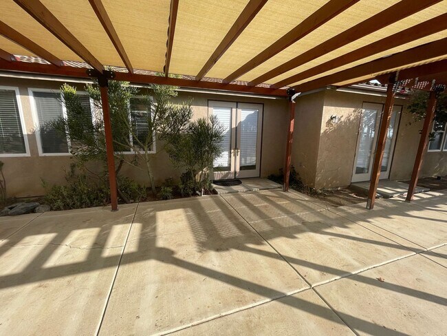 Building Photo - Spacious 4-Bedroom Home in Desirable Woodcrest, Riverside!