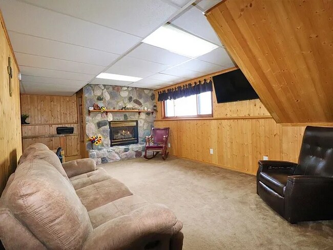 Building Photo - Click the “Apply Now” button or email wapmrentals@gmail.com for a prompt response.