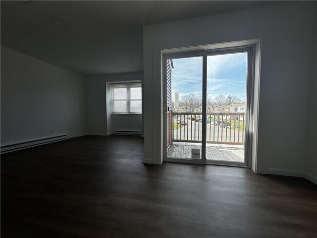 Building Photo - 314 Saracino Dr
