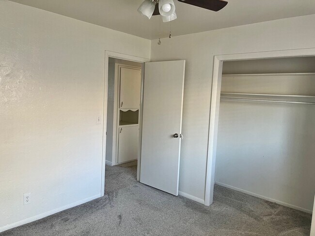 Building Photo - 610 S 200 E