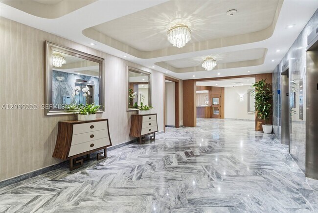 Building Photo - 5401 Collins Ave
