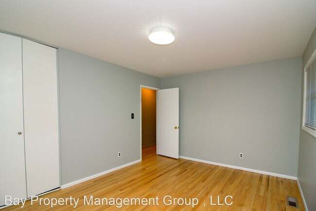 Building Photo - 3 br, 1.5 bath House - 609 Lacewood Drive