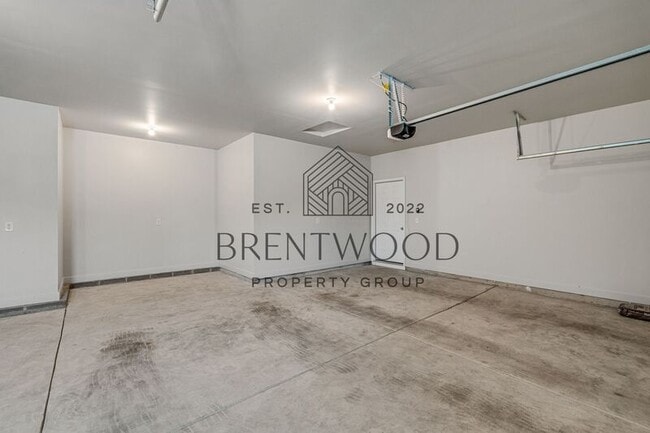 Building Photo - 7237 Gln Pk Wy