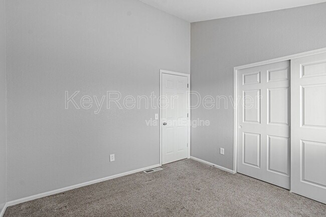 Building Photo - 1099 S Walden Way