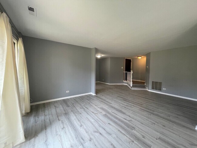 Building Photo - 1655 Dover Ct