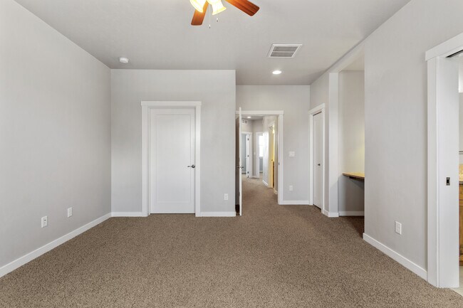 Building Photo - 10307 W Carlton Bay Dr