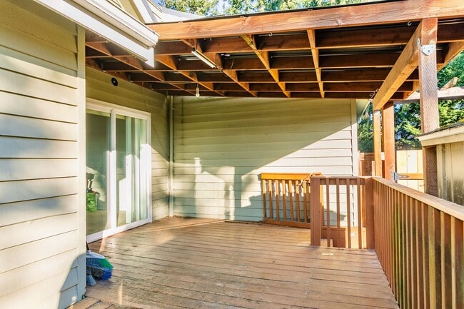 Building Photo - Spacious Tacoma Home for Rent – Available Now!