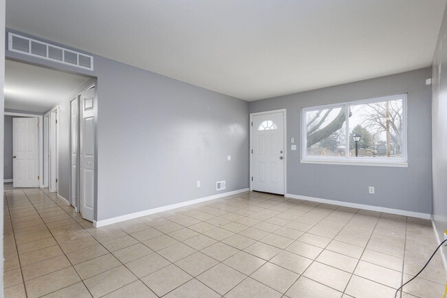 Building Photo - 13679 Sidonie Ave