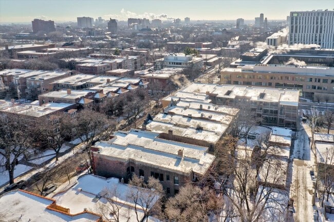 Exterior - 5422-5424 S University Ave