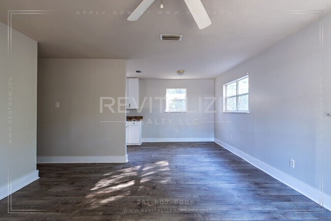 Building Photo - 1746 Cody Rd N