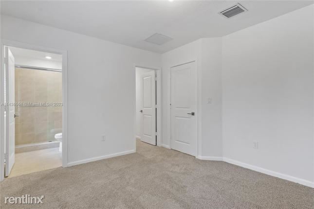 Building Photo - 3 br, 2 bath House - 2445 SE 10Th Street
