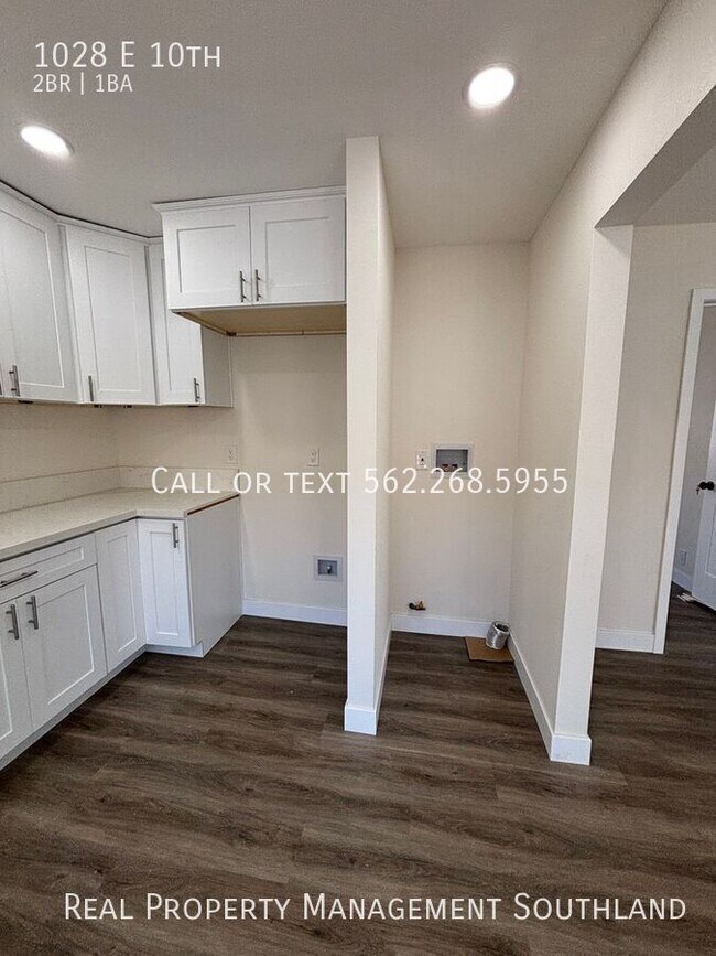 Building Photo - 1028 E 10th-