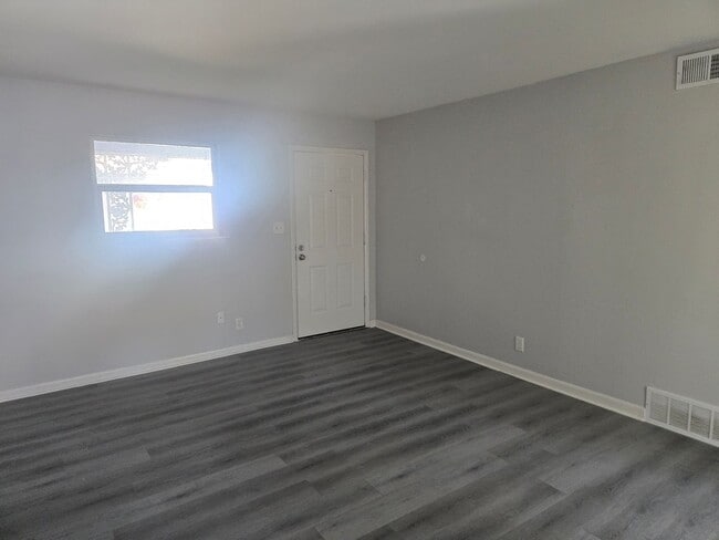 Building Photo - Ask about our New years move in specials!  1/1 Located near TCU campus!