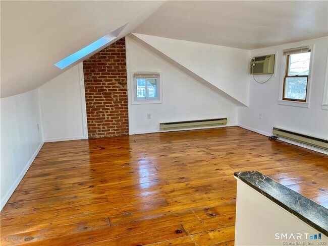 Building Photo - 43 Mohegan Ave