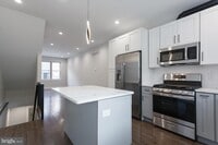 Building Photo - 2722 Latona St