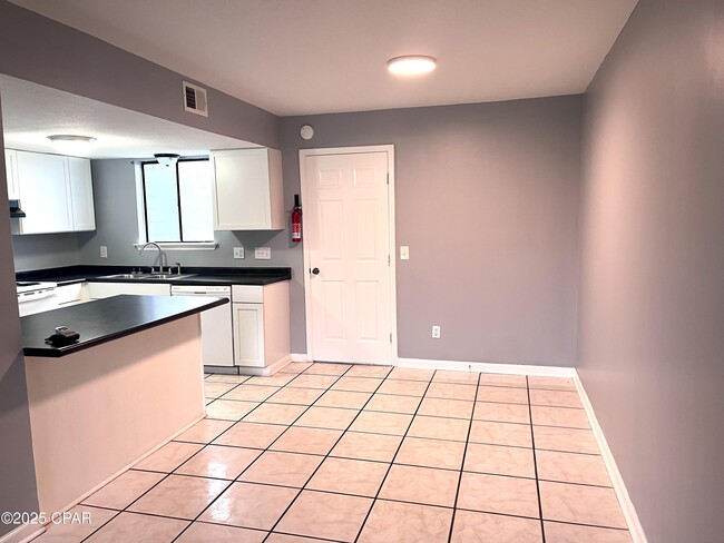 Building Photo - 144 Cheri Ln