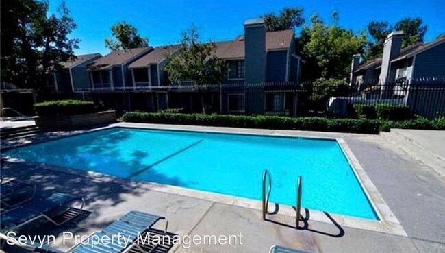 Building Photo - 2 br, 1.5 bath House - 8739 Pinecrest Place
