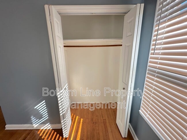 Building Photo - 2806 Mary Ave