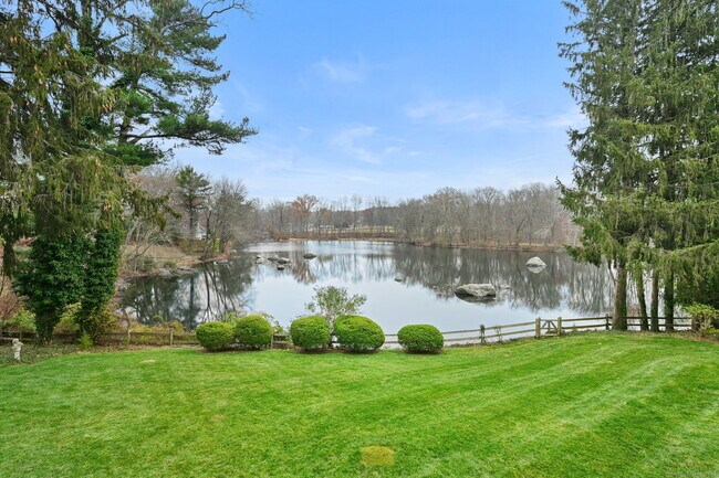 Building Photo - 144 W Norwalk Rd