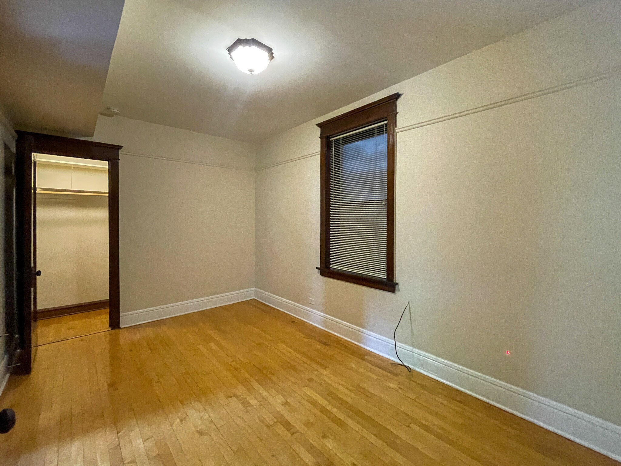 Building Photo - 3857 N Southport Ave