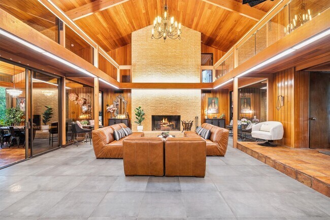 Building Photo - 29 Winged Foot Dr