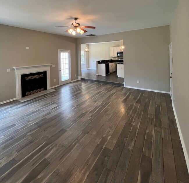 Building Photo - 15315 Edgewater Forest Ln
