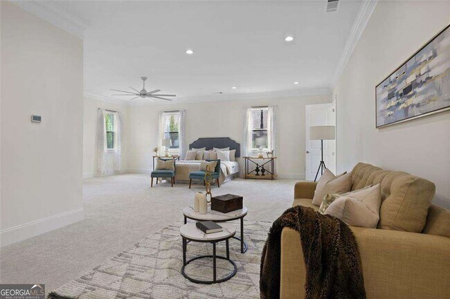 Building Photo - 2415 W Rugby Ave