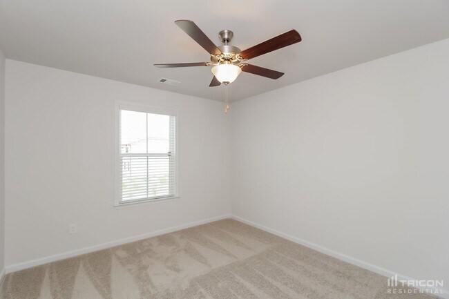 Building Photo - 25 Leyland Ct