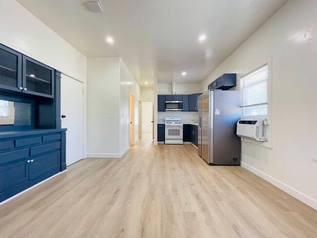 Building Photo - 3990 4th St