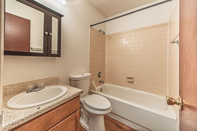 Building Photo - 1765 Zebulon Dr