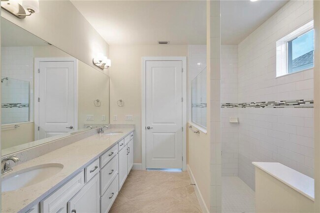 Building Photo - 17017 Pine Lily Ln