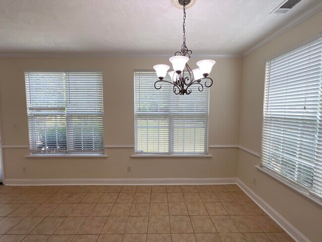 Building Photo - 375 Barnsley Dr