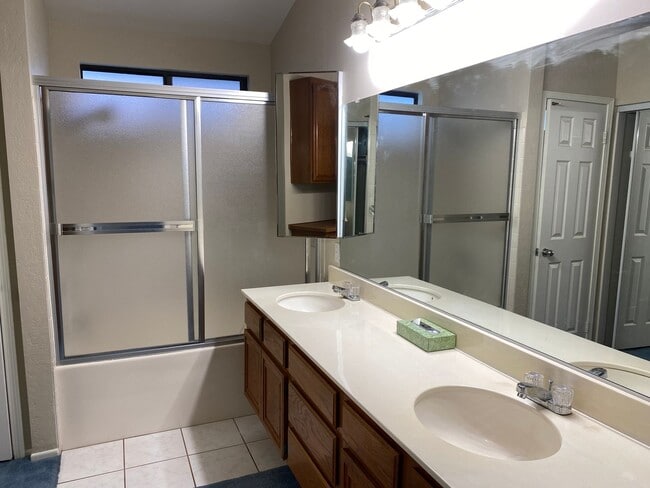 Building Photo - 3611 Kim Ct