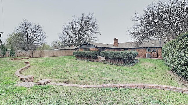 Building Photo - 6228 N Grand Blvd